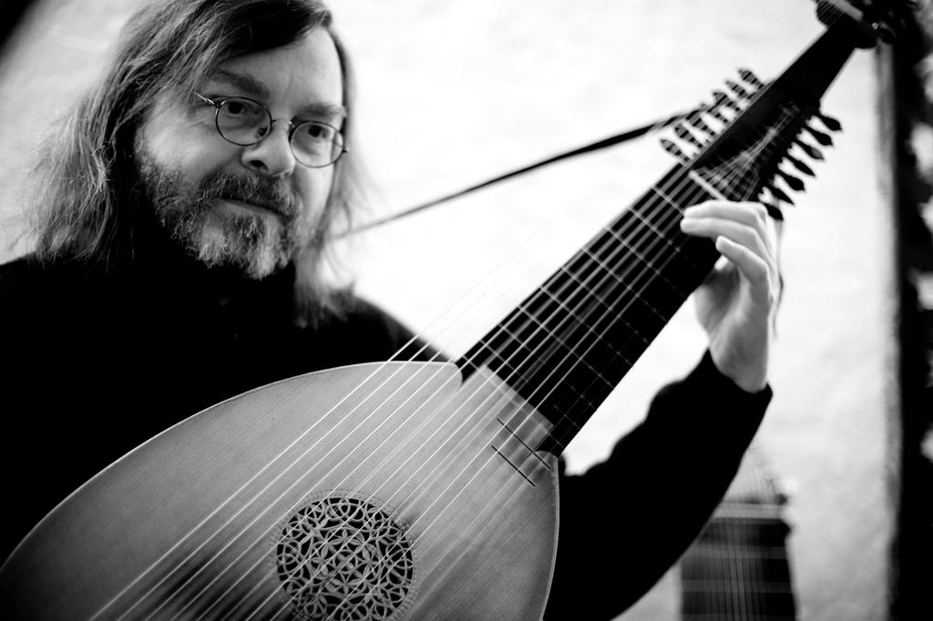 Wolfgang Daiss à l'archiluth (1)